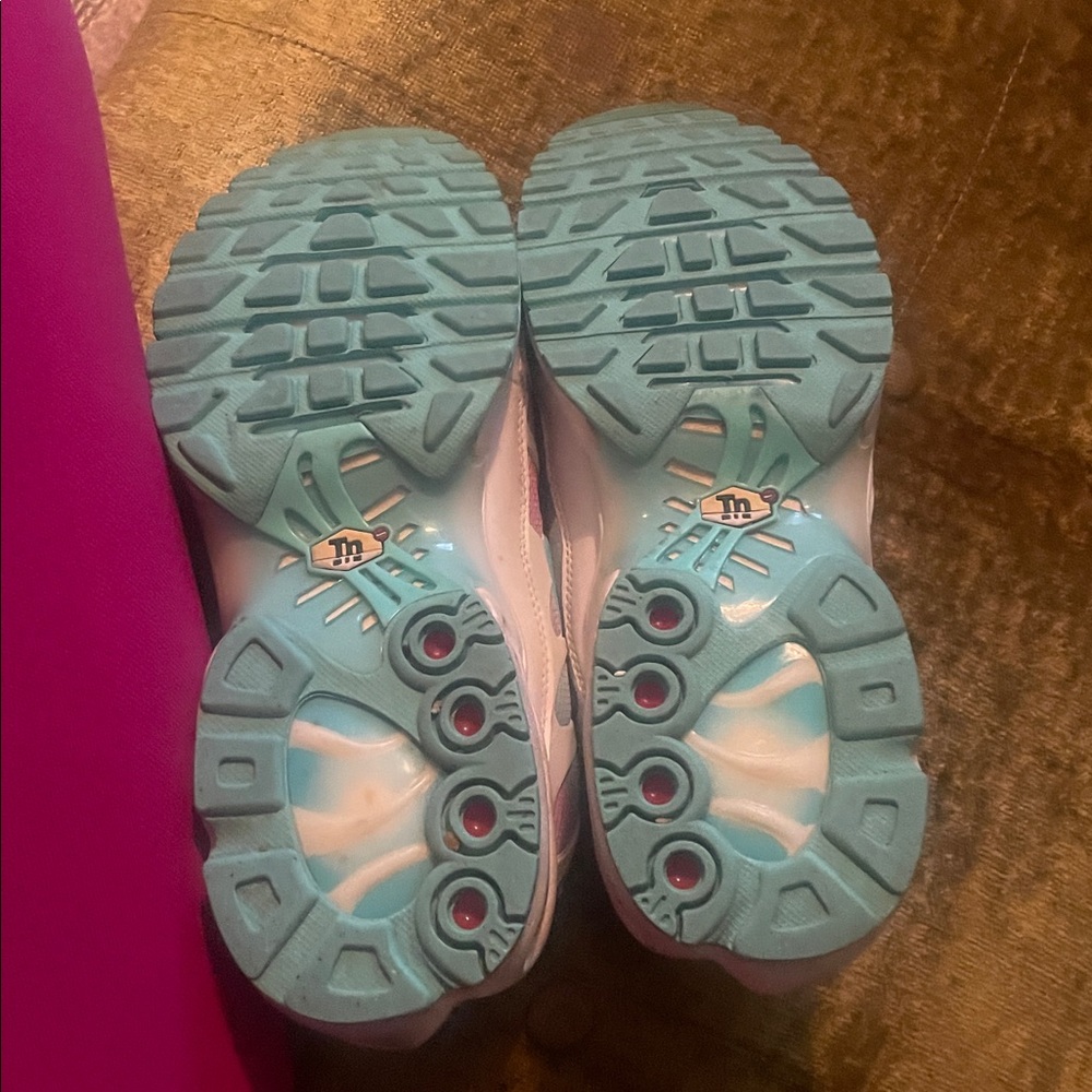 Nike Air Max - Picture 3 of 3